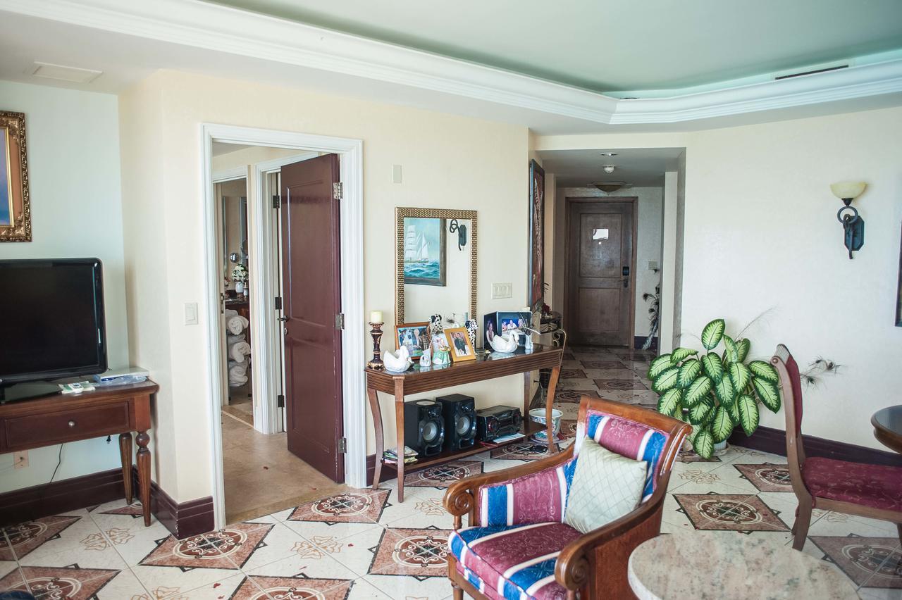 Palmyra Luxury Beach Condos Монтего Бей Екстериор снимка