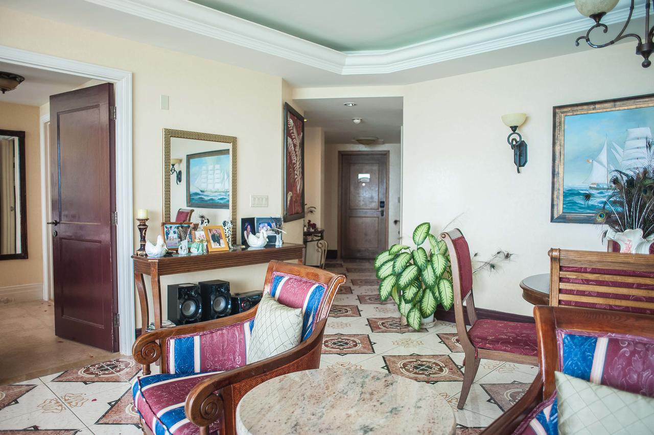 Palmyra Luxury Beach Condos Монтего Бей Екстериор снимка