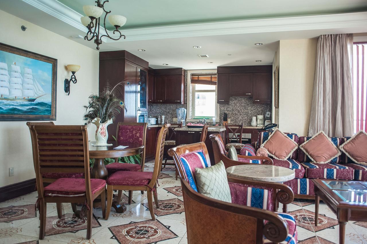 Palmyra Luxury Beach Condos Монтего Бей Екстериор снимка