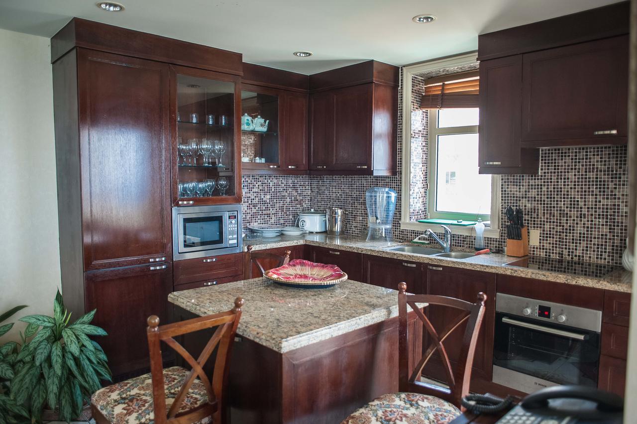 Palmyra Luxury Beach Condos Монтего Бей Екстериор снимка